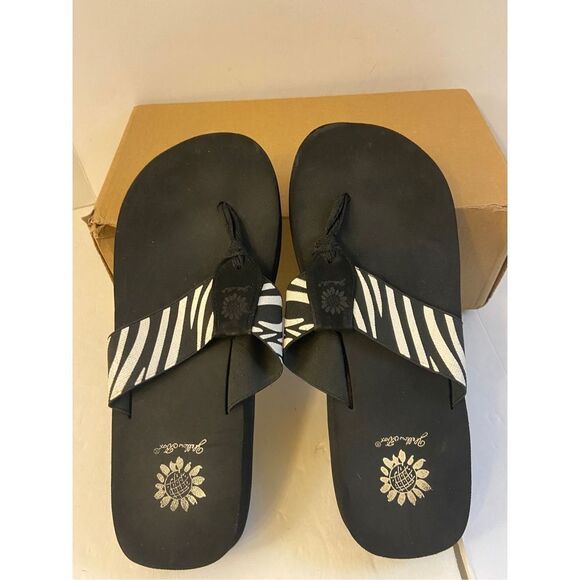 Flip flops black animal stripes flip flops 7.5 - Picture 1 of 4
